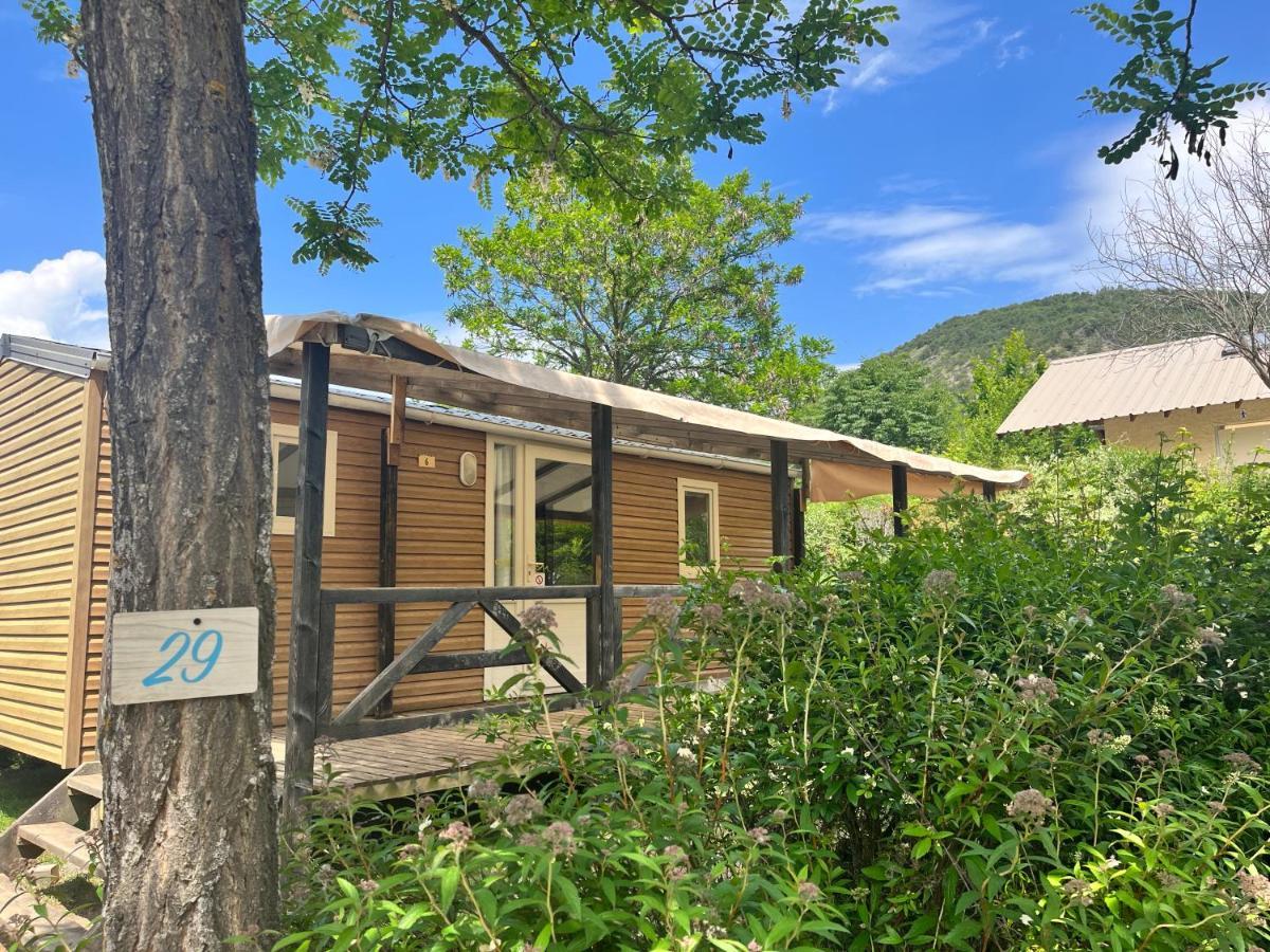 Village De Chalets Et Camping La Pierre De L'Aigle La Bréole Zewnętrze zdjęcie